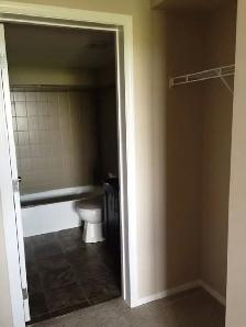 2 Bed   Den, 2 Bath Apartment in Rutherford (SW) - Photo 7