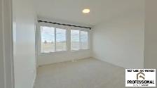 PET FRIENDLY 3 Bed & 2.5 Bath Main Suite in SE Edmonton - Photo 4
