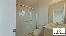 PET FRIENDLY 3 Bed & 2.5 Bath Main Suite in SE Edmonton - Photo 5
