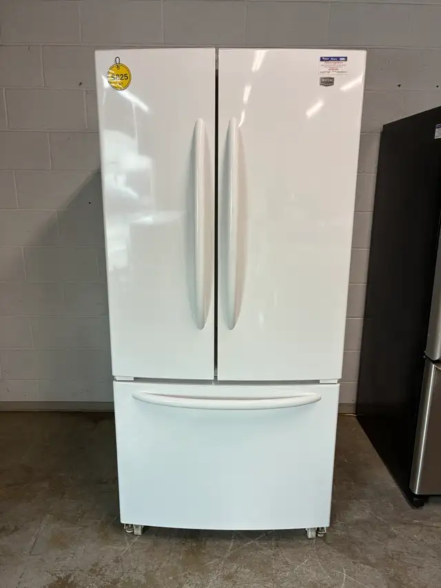 Refrigerator Maytag - 90-day warranty - Credit Cards accepted