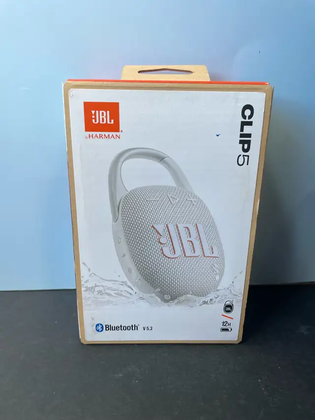 JBL CLIP 5 BLUETOOTH SPEAKER WHITE