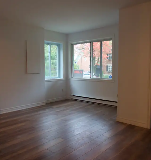 Charming 5 ½ Ground Floor Apartment in Ahuntsic with Parking