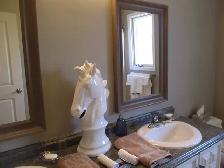 Why drive to work? Rent large room, 15 min walk to 3 Honda Plant - Photo 2