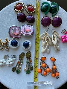 Batch of 12 Lovely vintage earrings, and one unique jewelry box - Photo 2
