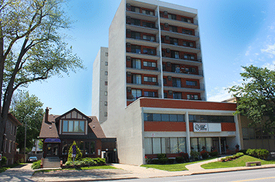 Spacious TWO Bedroom Apartment Downtown