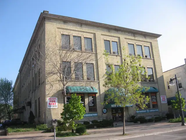 Large One Bedroom  - Downtown - Dundas Street