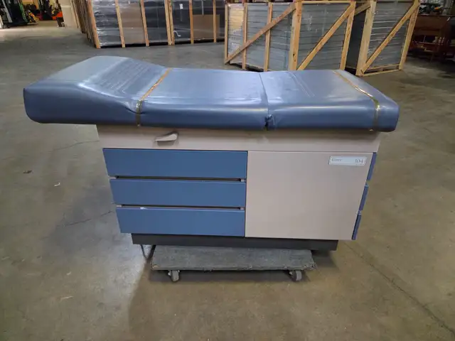 Midmark Ritter 104 Exam Table