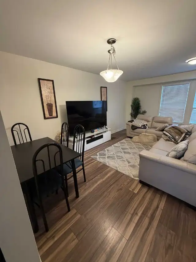 ENTIRE 3 BEDROOM HOUSE RENTAL IN BRAMPTON / Mississauga.