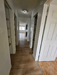 2 Bedroom Mainfloor Located in Penbrooke - Photo 2