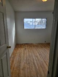 2 Bedroom Mainfloor Located in Penbrooke - Photo 6