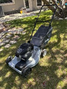 Self-propelled Lawnmower $160 - Photo 4