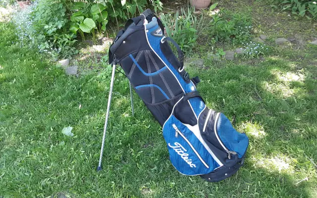 TITLEIST STAND UP GOLF BAG