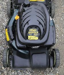 YARDWORKS SELF PROPELLED GAS LAWN MOWER - Photo 4