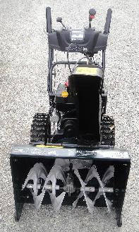 MTD BOLENS FULLY LOADED 24' SNOW BLOWER - Photo 2
