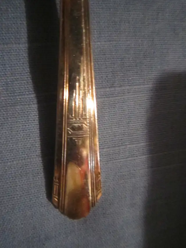 #273A   PARAMOUNT silverware set for 8