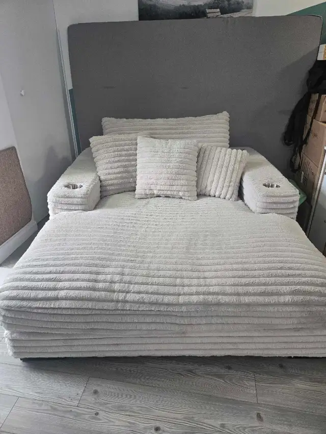 Sofa a vendre Alto 2 places en velour
