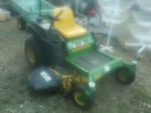 JOHN DEERE Z425 ZERO TURN ONLY.178.9.HRS.CALL.7802409380