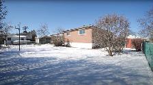 Detached 3 Bedroom 1 Washroom Home For Lease in Brampton - Photo 10