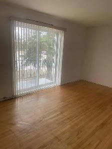 4 1/2 in nice neighbourhood near services - Photo 2