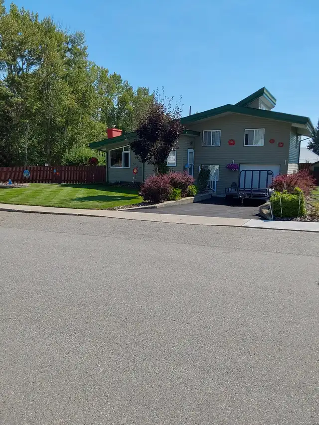 Three Bedroom Family Home, Kimberley,  BC