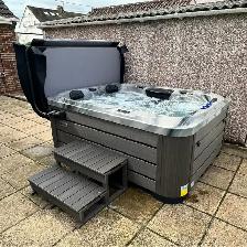 3 PUMP BENCH HOT TUB