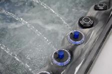 3 PUMP BENCH HOT TUB - Photo 4
