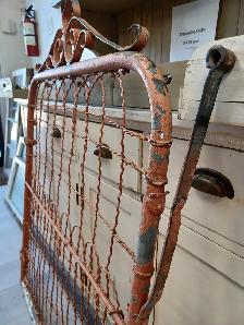 Vintage Garden Gate - Photo 3