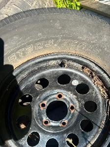 Trailer tires and rims. - Photo 2