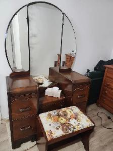 Vintage vanity dresser and chair for sale - Photo 3
