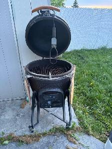 Charcoal Kettle Barbecue - Photo 3