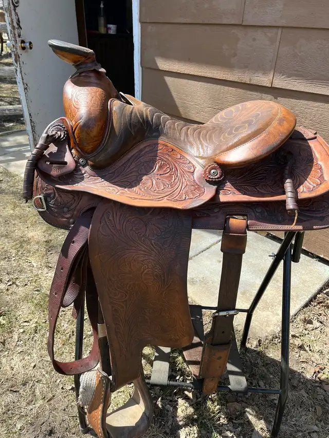 Vintage Eamor Roping Saddle