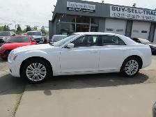 2014 Chrysler 300 AWD Leather / Sunroof / Backup Camera / New Ti - Photo 7