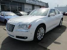 2014 Chrysler 300 AWD Leather / Sunroof / Backup Camera / New Ti - Photo 8