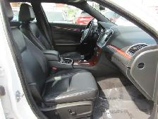 2014 Chrysler 300 AWD Leather / Sunroof / Backup Camera / New Ti - Photo 10
