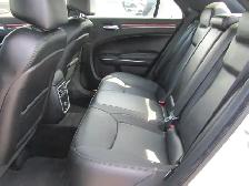 2014 Chrysler 300 AWD Leather / Sunroof / Backup Camera / New Ti - Photo 13