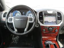 2014 Chrysler 300 AWD Leather / Sunroof / Backup Camera / New Ti - Photo 14