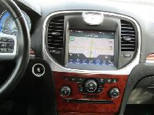 2014 Chrysler 300 AWD Leather / Sunroof / Backup Camera / New Ti - Photo 16