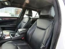 2014 Chrysler 300 AWD Leather / Sunroof / Backup Camera / New Ti - Photo 20