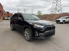 2025 Toyota RAV4 XLE AWD, PREMIUM, LEATHER, SUNROOF - Photo 3
