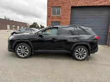 2025 Toyota RAV4 XLE AWD, PREMIUM, LEATHER, SUNROOF - Photo 4