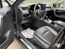 2025 Toyota RAV4 XLE AWD, PREMIUM, LEATHER, SUNROOF - Photo 11