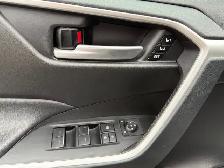 2025 Toyota RAV4 XLE AWD, PREMIUM, LEATHER, SUNROOF - Photo 17