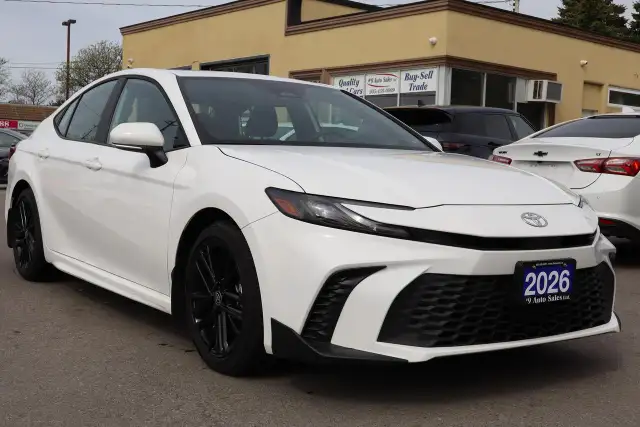 2026 Toyota Camry SE Hybrid