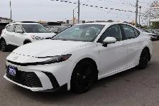2026 Toyota Camry SE Hybrid - Photo 2