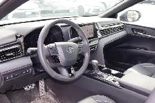 2026 Toyota Camry SE Hybrid - Photo 18