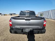 2017 Nissan Titan - Photo 6