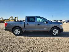 2017 Nissan Titan - Photo 7