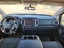 2017 Nissan Titan - Photo 20