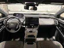 Toyota bZ4X LE TA 2023 à vendre - Photo 15