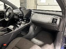 Toyota bZ4X LE TA 2023 à vendre - Photo 21